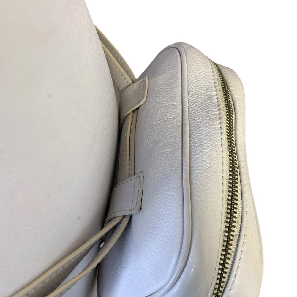 Hadaki Leather Crossbody Bag Off White Light Gray Tassel Zip Purse Fanny Pack - Picture 13 of 15